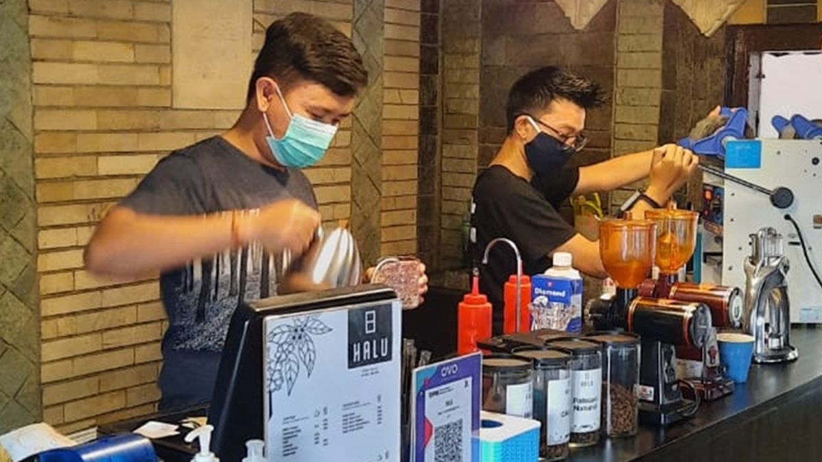 Kopi Kolosal: The Daily Brew That Welcomes Cilacap